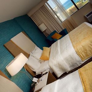 Queen Room Two Queen Beds Lake View